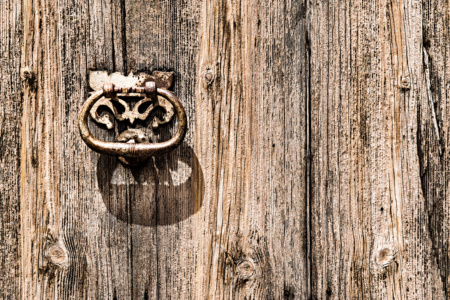 alte Holztuer 3<br>offene edition alte Holztuer 3 - PHOTOGALERIE WIESBADEN - im süden - fenster und türen