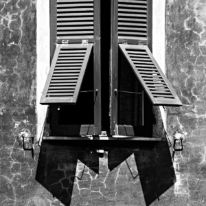 offen (sw)<br>offene edition offen (sw) - PHOTOGALERIE WIESBADEN - im süden - fenster und türen