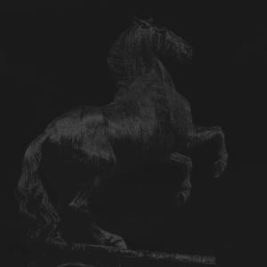 pferdestatue-luisenplatz-2 pferdestatue-luisenplatz-2