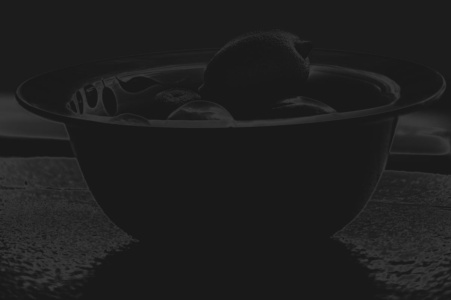 schale mit zitrone schale mit zitrone