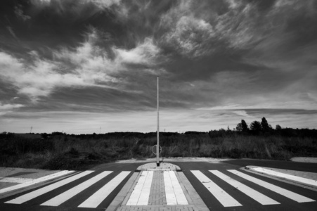 zebrastreifen - ernst-galonske-straße - 1 (sw)<br>offene edition zebrastreifen - ernst-galonske-straße - 1 (sw) - PHOTOGALERIE WIESBADEN - wiesbaden - impressionen 3